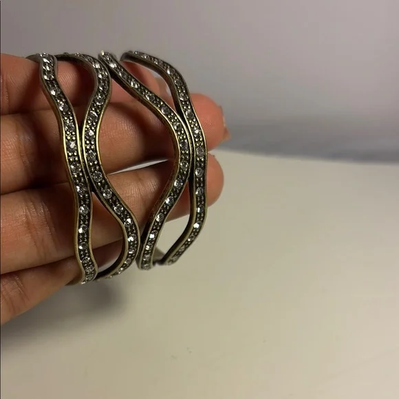 Elegant Gold and Silver Wave Bracelet - Picture 4 of 5